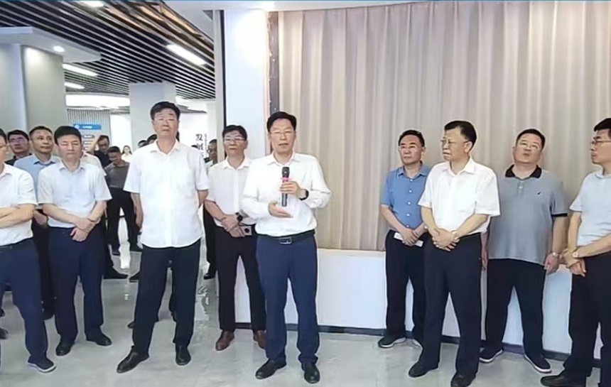 7月31日上午，阜阳市委书记刘玉杰率队深入一线，来我工地督导重点项目建设。